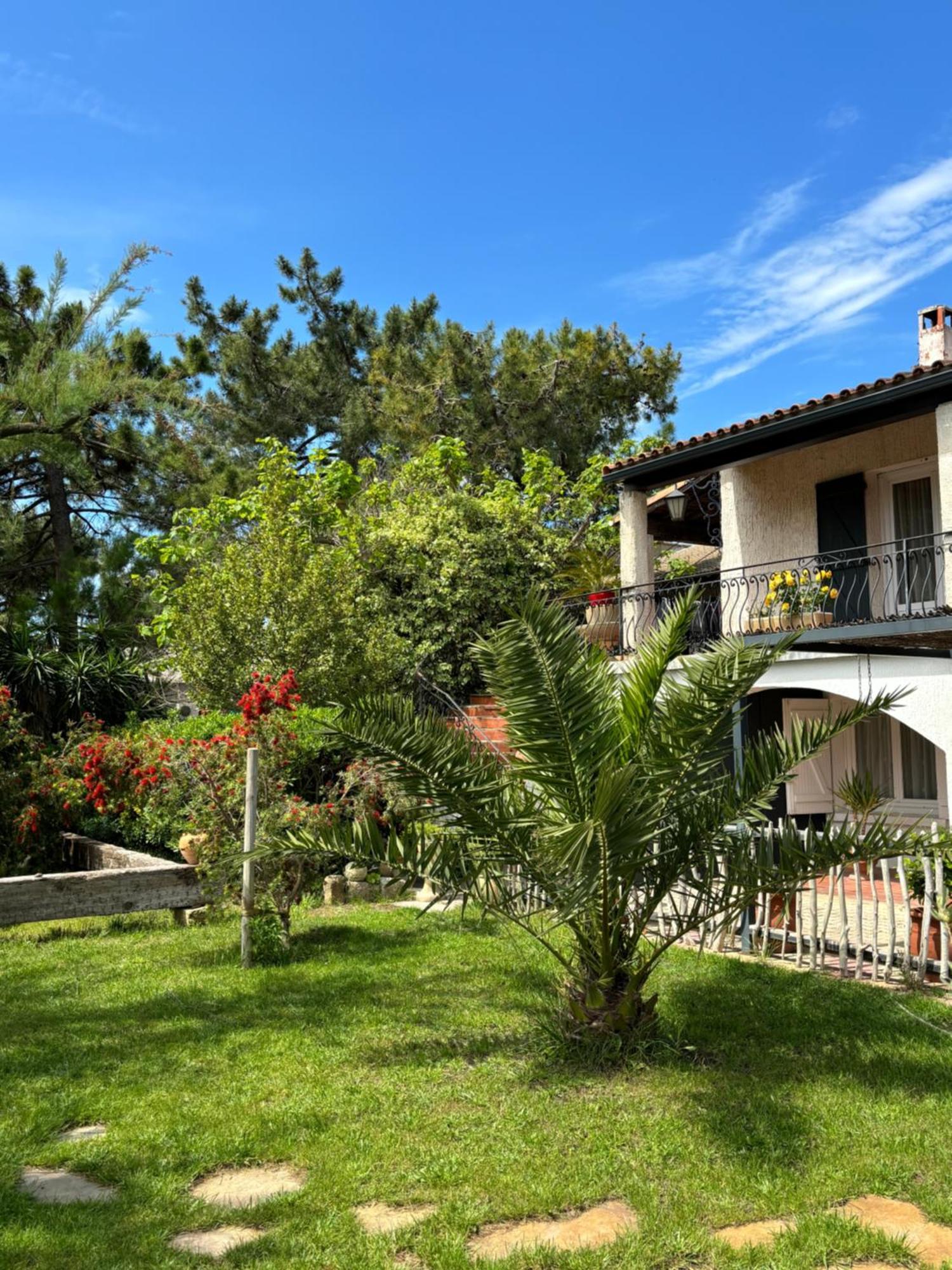 Les Flo Location Apartment Aigues-Mortes Exterior photo